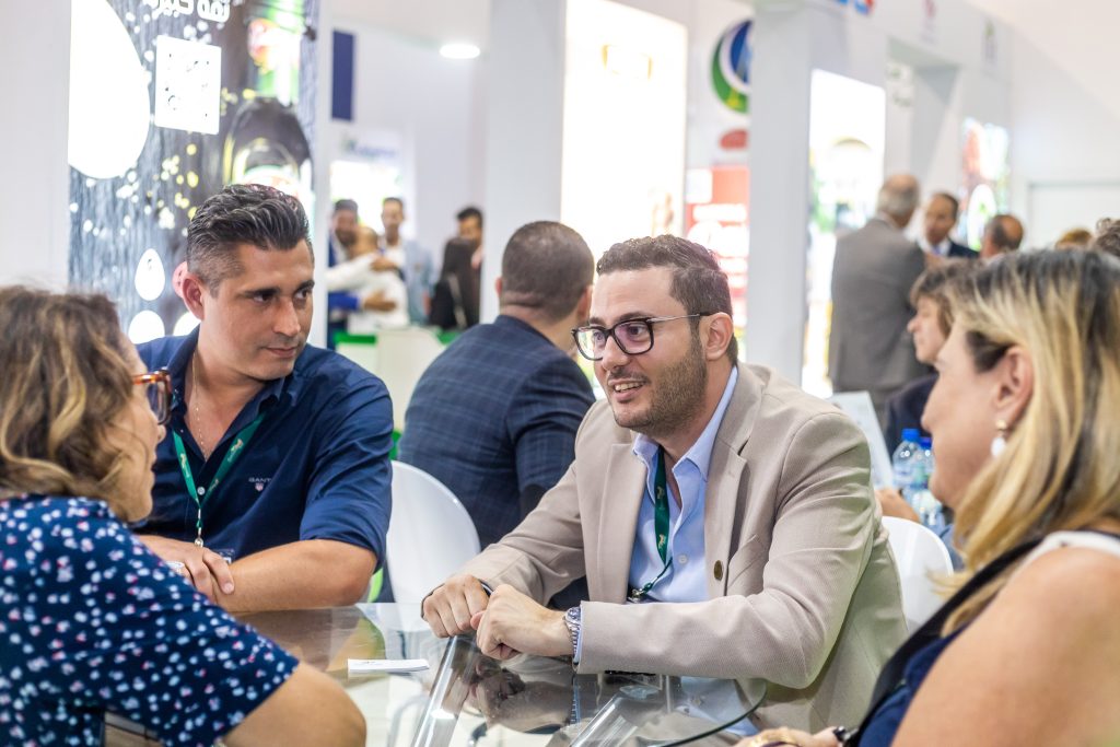 Boujbel (in the beige jacket), of CBF Plus: First time in the trade show in São Paulo
