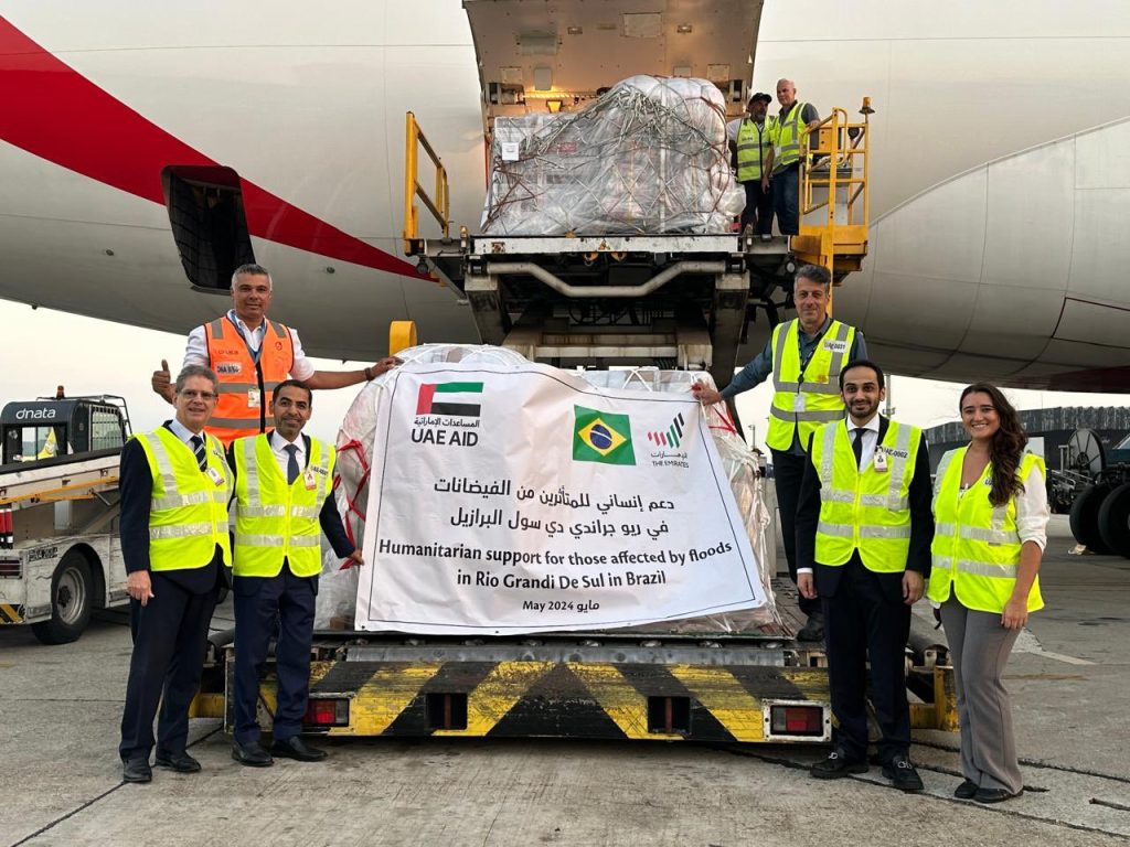 Humanitarian aid donations from the UAE and officials: Cargo includes generators, blankets, and other items