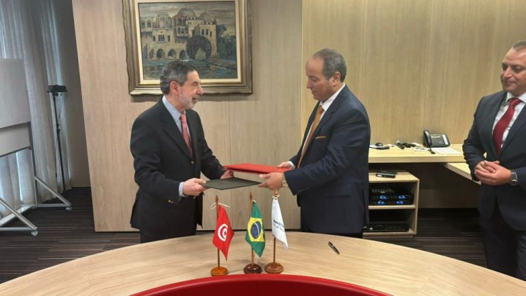 Chohfi (L) and Lakhal (R) signed memorandum to collaborate in the office