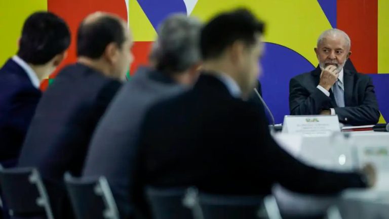 عقد رجال أعمال مصانع الصلب اجتماعاً مع كل من الرئيس لولا ووزراء القطاع الاقتصادي