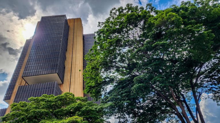 Central Bank of Brazil sees stronger activity amid challenging global landscape