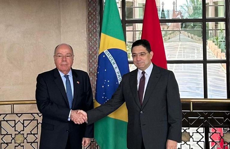 Mauro Vieira (esq.) e Nasser Bourita (dir.) tiveram reunião no Marrocos