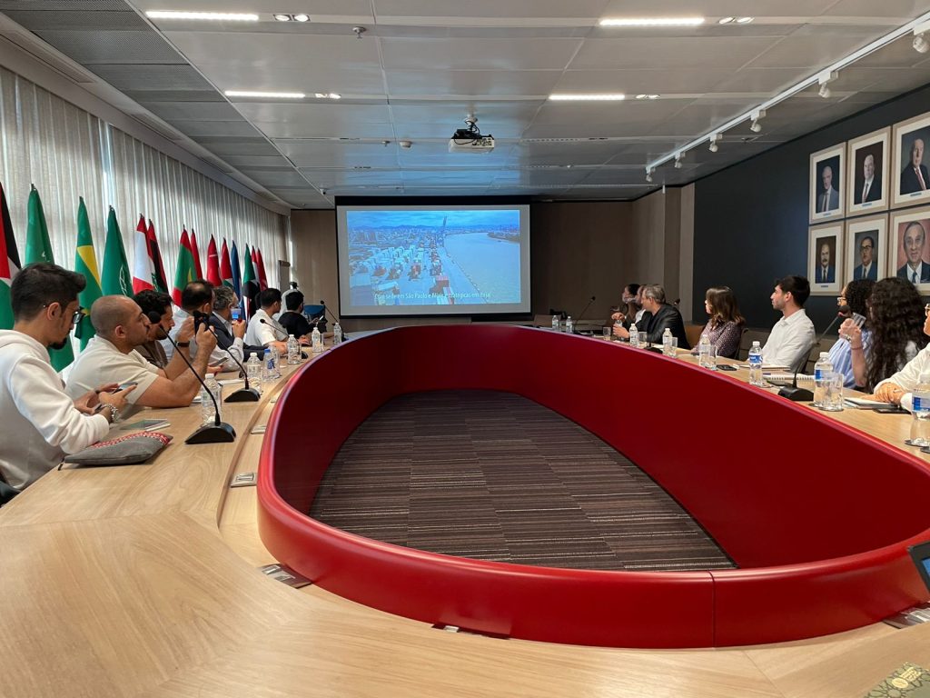 At the headquarters of the ABCC, Saudi businesspeople discussed business interchange