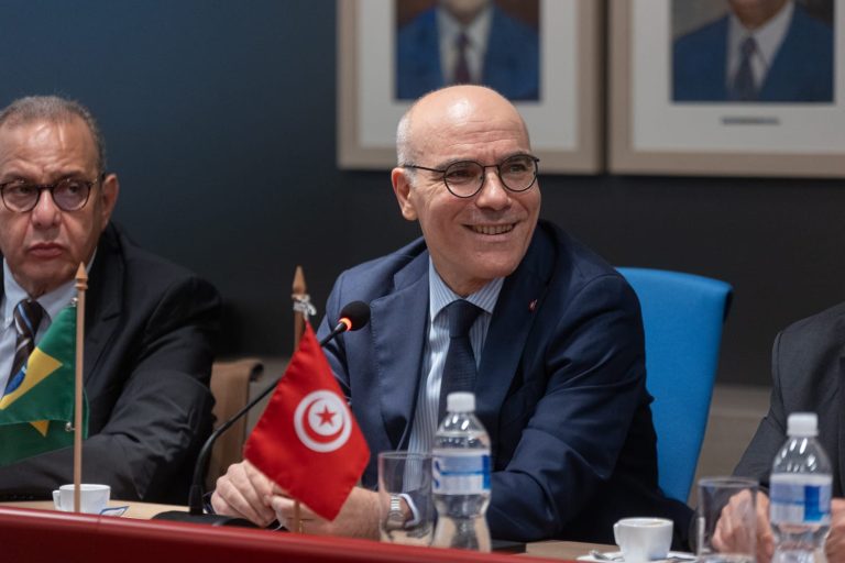 Minister Nabil Ammar was welcomed in the Arab-Brazilian Chamber ahead of Tunisia’s office launch