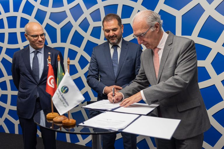 Minister Nabil Ammar (L), Driss (C) and Hannun (R): Reactivation of Tunisian-Brazilian Business Council