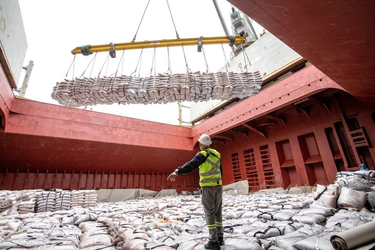 Sugar being shipped in Paraná: Product is among Brazil’s leading exports to Libya