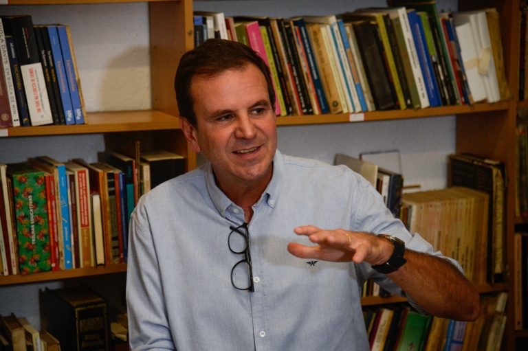 كان إدواردو بايس عمدة مدينة ريو دي جانيرو قد أقر قانون يشجع افتتاح سوق أوراق مالية في المدينة