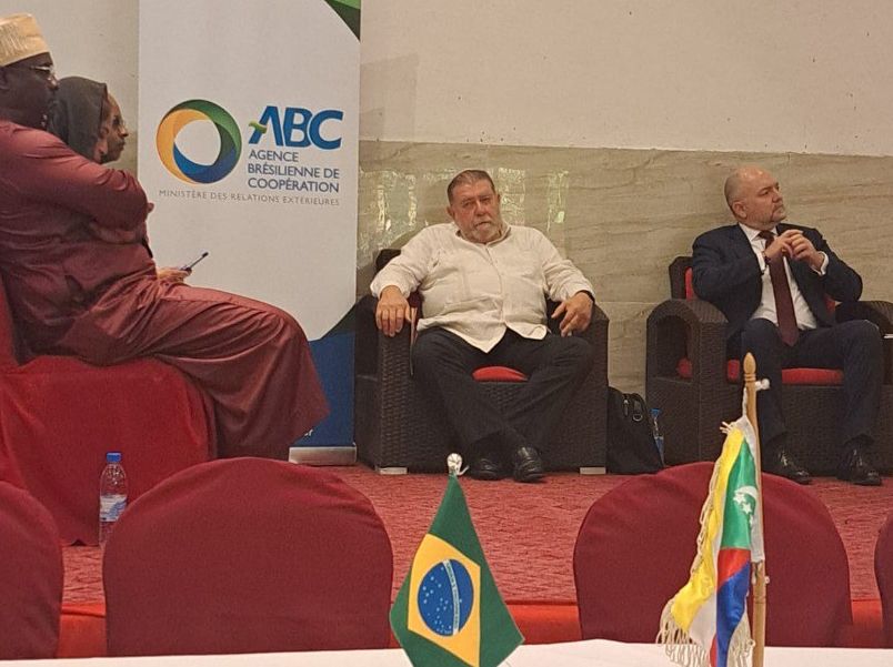 Representantes do Brasil e das Ilhas Comores se reuniram para celebrar acordo