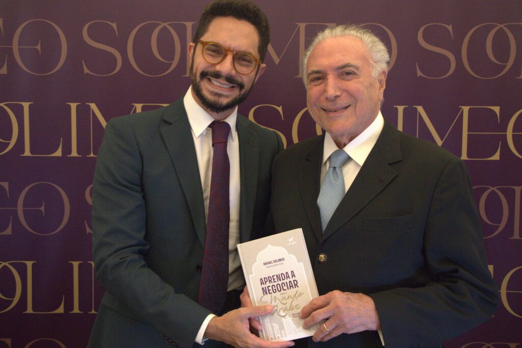 Michel Temer (dir.) participou do lançamento