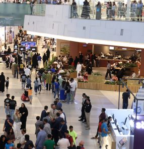 Shopping na Cidade do Kuwait: consumidor final recebeu mais empréstimos até julho do que em todo o ano passado