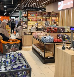 Supermercado na capital, Trípoli: ministro garantiu que, além de ter estoques, país exporta produtos