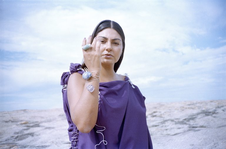 Maj began showcasing her art as a battle rap MC in São Paulo