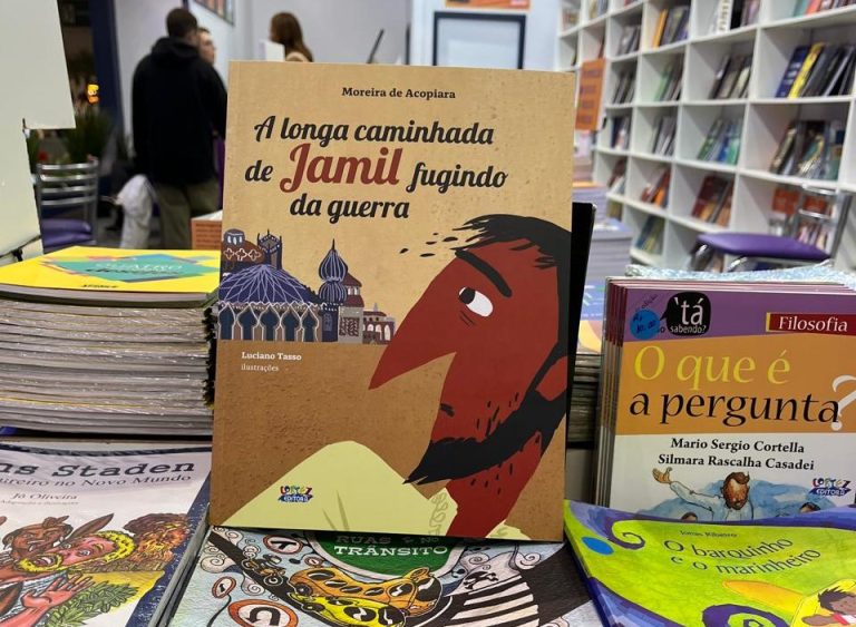 "A longa caminhada de Jamil fugindo da guerra": livro de Moreira de Acopiara faz sua estreia na Bienal do Livro de São Paulo e usa a literatura de cordel para narrar trajetória de refúgio