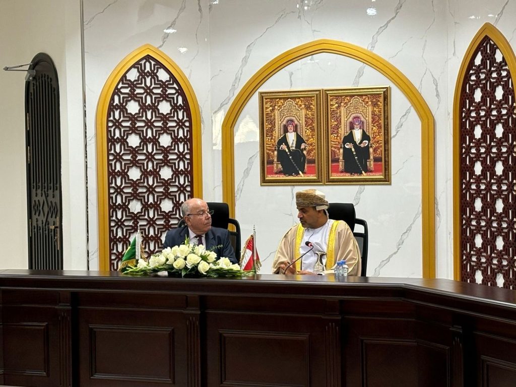 Reunião de Vieira (esq.) com Saud Al Habsi (dir.): comércio de alimentos na pauta