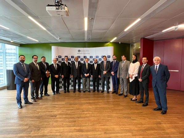 A delegação de Omã e a liderança da Câmara Árabe se reuniram e discutiram oportunidades para que os dois países ampliem sua parceria comercial 