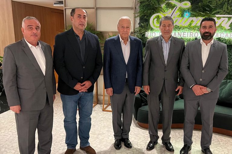 Shqair (à esq.), Zaki, Aboul Gheit, o embaixador da Palestina no Brasil, Ibrahim Alzeben, e Latif: encontros com lideranças no Rio de Janeiro