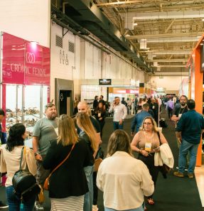 BFShow: evento terá compradores de diversos países. Emirados foi um dos principais importadores de calçados brasileiros em outubro, e Tunísia foi um dos principais exportadores ao Brasil