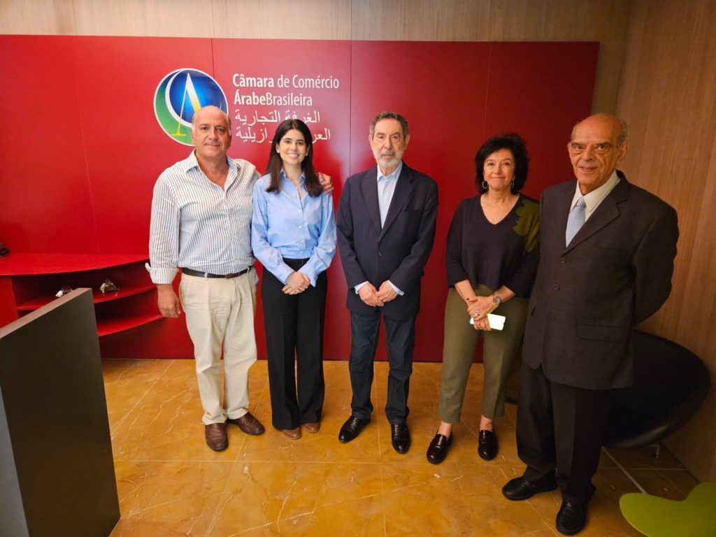 Meeting with ICArabe officials at the Arab-Brazilian Chamber (from L to R): Gabriel Sayegh, Natália Calfat, Osmar Chohfi, Silvia Antibas, and Francisco Miraglia