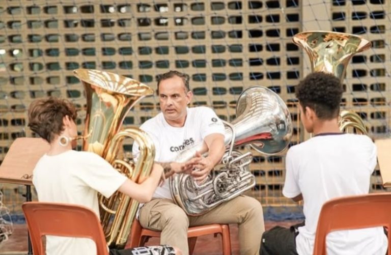 Conexões Musicais is a social responsibility and cultural democratization project by the Brazilian Symphony Orchestra Foundation