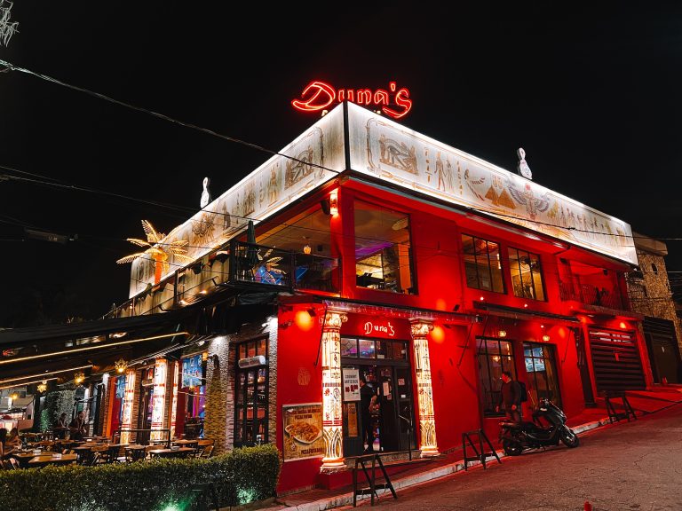 Thirty years of Arabian nights in São Paulo Dunas has indoor and outdoor areas, with a seating capacity for 380 people