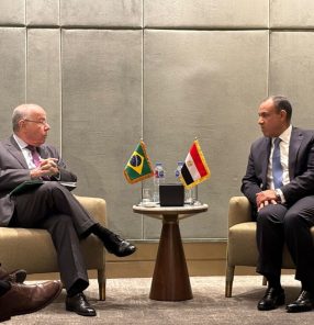 Reunião de chanceleres: Mauro Vieira, do Brasil (à esq.), discutiu relação bilateral com Badr Abdelatty, do Egito