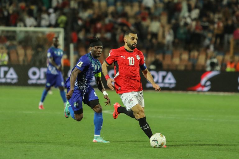 Egito larga na frente para chegar à Copa do Mundo Salah em campo contra Serra Leoa: Egito amplia vantagem em busca por vaga na Copa