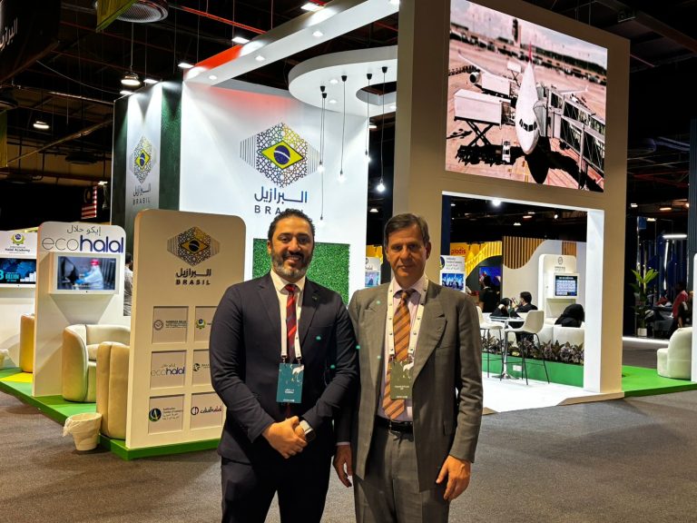 Kamal (L) and Mourad: Arab-Brazilian Chamber’s presence boosted Brazilian brands in the halal market