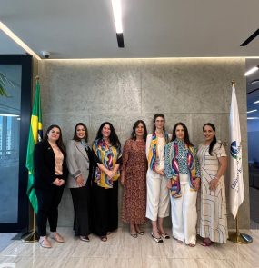 Betania Tanure (ao centro): encontro para discutir promoção da liderança feminina