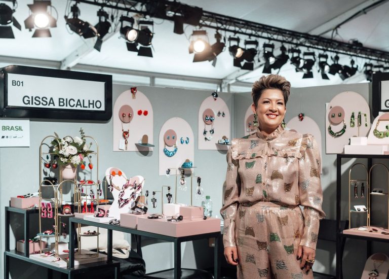 جيسا بيكاليو وصلت إلى أكثر من 30 بلد بمجوهراتها العصرية