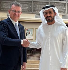 Monte (à esq.) com Alderei: delegação dos Emirados fará visita ao município em setembro