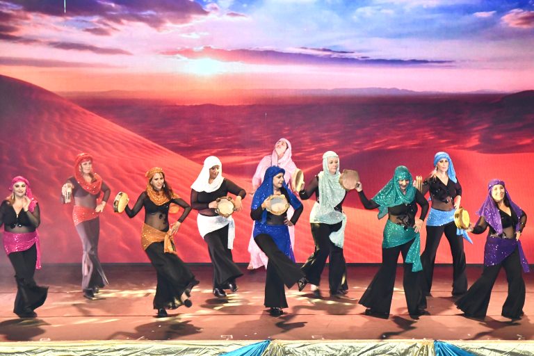 The Esporte Clube Sírio is holding an event on Sunday (15) featuring music, dance, and the sale of Arab sweets, among other attractions, to celebrate the culture and traditions of the region.