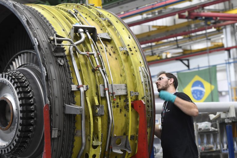 Brazil exports less, imports more machinery Aircraft engine factory: Net revenue from machinery sales expected to grow in the cumulative total for 2025