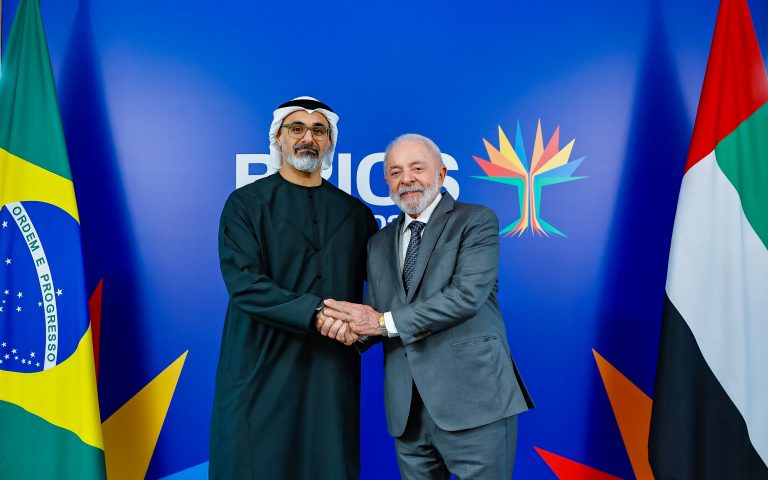 قمة بريكس: الرئيس البرازيلي يلتقي ولي عهد أبو ظبي الشيخ خالد بن محمد بن زايد آل نهيان والرئيس لولا دا سيلفا: مركوسور على جدول أعمال اللقاء.