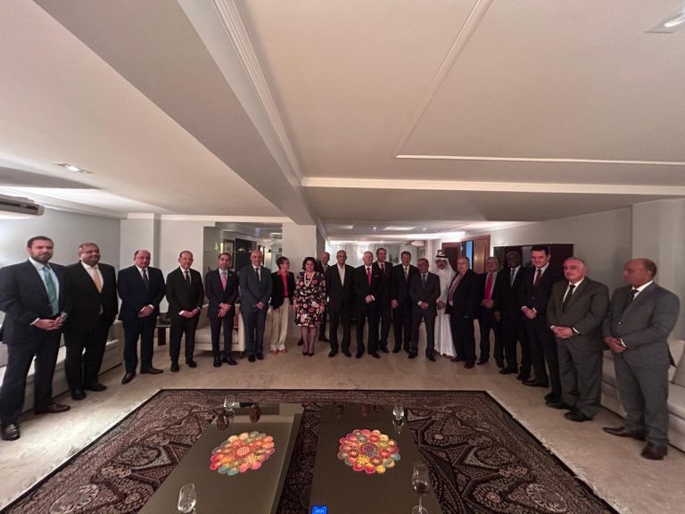 السفير التونسي يختتم مهام عمله في البرازيل مأدبة عشاء في برازيليا: احتفاءً بمسيرة السفير التونسي سعادة السيد نبيل الأكحل وترحيباً بالسفراء الجدد.