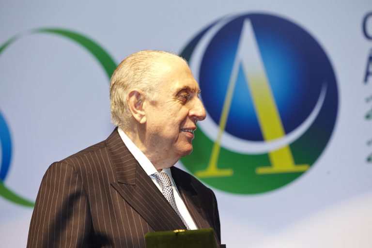 سليم شاهين خلال الاحتفال بالذكرى الـ 60 لتأسيس الغرفة العربية البرازيلية