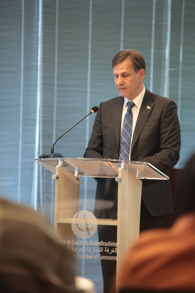 Mohamad Orra Mourad, Secretary-General of the Arab-Brazilian Chamber, opened the event with its members