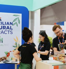 Estande do Brasil: amostra de produtos típicos ao público malaio