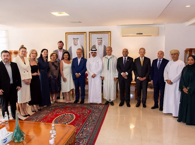 حاكم سانتا كاترينا يزور سفارة دولة قطر في برازيليا ممثلو حكومة ولاية سانتا كاتارينا وسفراء عرب يبحثون خلال لقاء في سفارة دولة قطر في برازيليا المسائل ذات الاهتمام المشترك