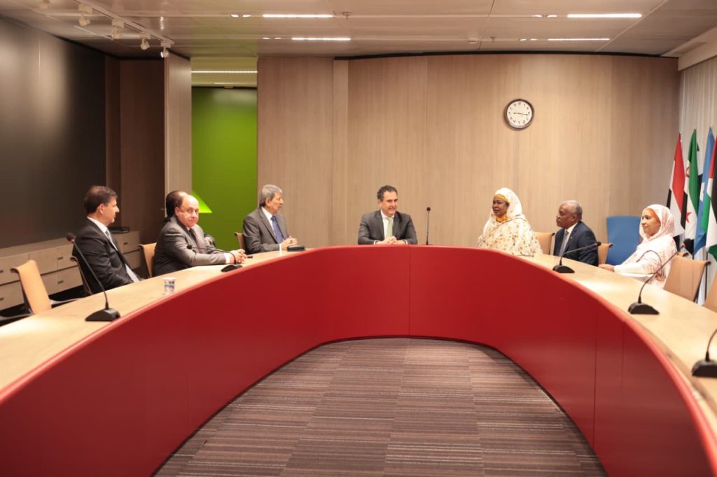 Dib in a meeting with the Sudanese delegation at the Arab Chamber