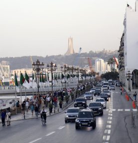 Argélia vai importar 10 mil ônibus até fevereiro