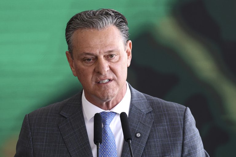 كارلوس فافارو: تعمل وزارة الزراعة لفتح الاسواق أمام المنتجات الزراعية