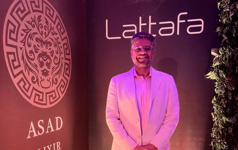 Lattafa planeja lojas-conceito no Brasil Confundador da Lattafa, Shoaib Iqbal participou de evento em São Paulo