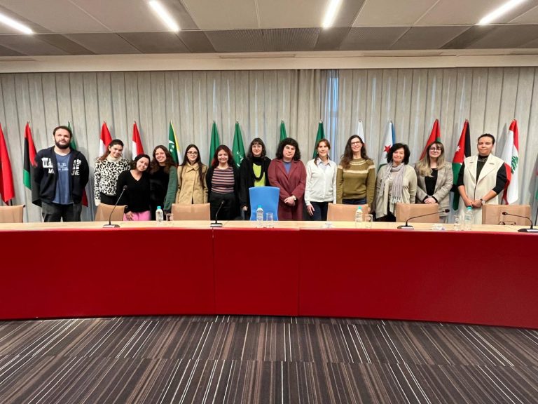 Câmara Árabe debate parcerias com Fundação FHC Encontro entre equipes da Fundação FHC e da Câmara Árabe foi realizado na sede da Câmara Árabe, em São Paulo