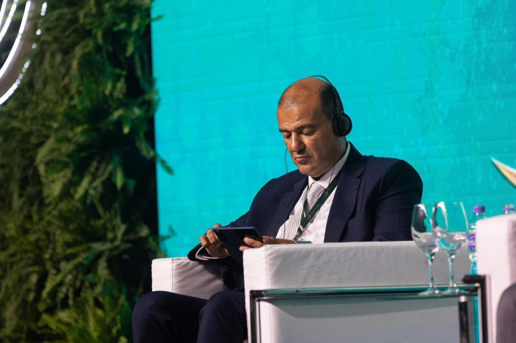 حنفي مديراً للجلسة