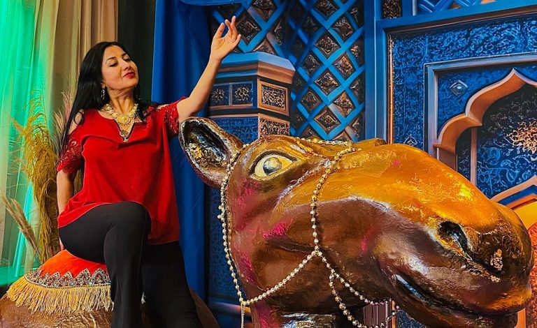 Águila Decorações crafts Arabian-themed events Solange Steffens founded the company after her experience with belly dancing