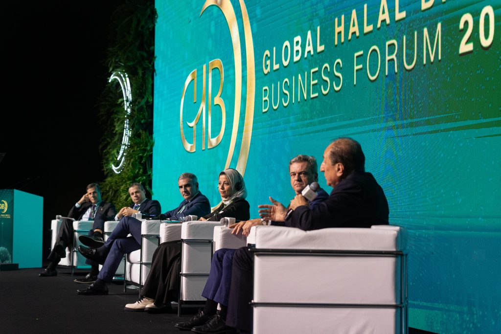 الجلسة الختامية ضمت ستة مشاركين