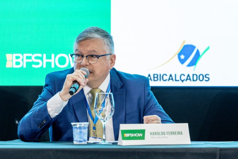 Brazil footwear industry reacts despite US tariffs Haroldo Ferreira presented footwear export projections at the BFSHOW fair