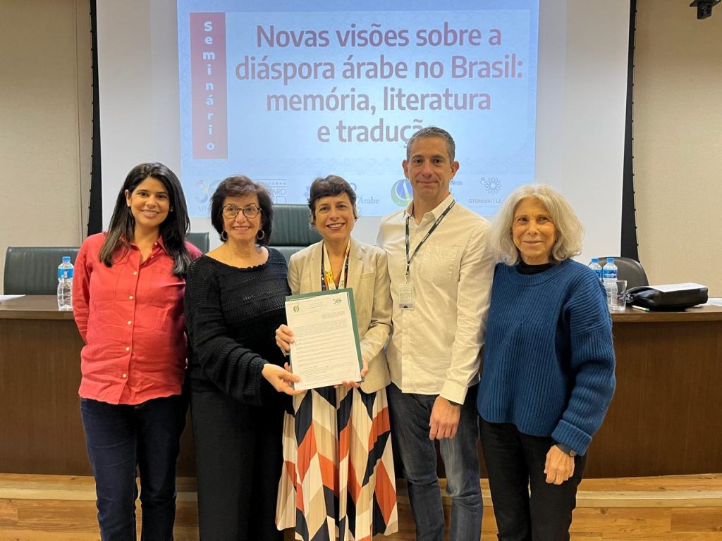 Natalia Calfat, Silvia Antibas, Raiane Assumpção, Javier Amadeo e Olgária Matos: The event addressed recent approaches to Arab immigration and presented ongoing research