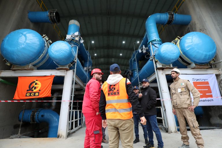 Algeria: 40% of drinking water is desalinated The largest seawater desalination plant in Oran, Algeria, on February 20, 2025, has a capacity of 300,000 m3 each day and supplies 15 million citizens with drinking water. (Photo by Billel Bensalem / APP) (Photo by APP/NurPhoto) (Photo by APP / NurPhoto via AFP)