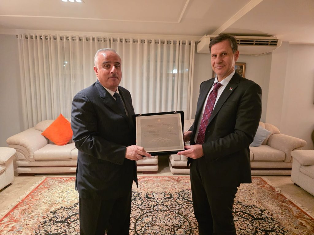 Mohamad Orra Mourad (right) represented the Arab Chamber at the diplomat’s farewell.